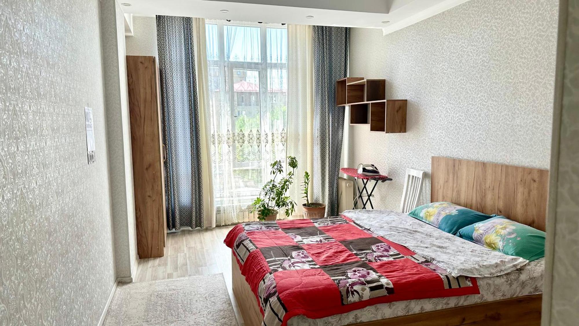 Central Apartment Бишкек Экстерьер фото
